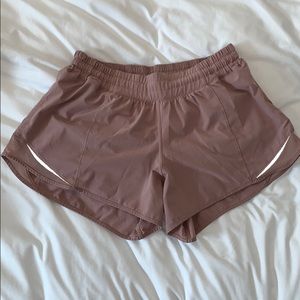 lululemon hotty hot II 4” copper coil shorts